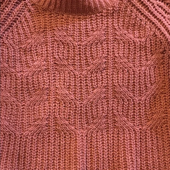 Old Navy Textured Knit Sweater in Dusty Rose - Picture 3 of 4